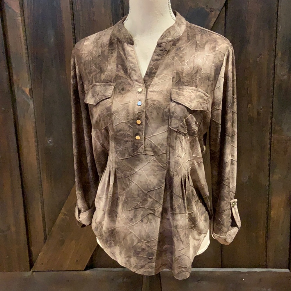 Cb established 1962 1/2 button down blouse